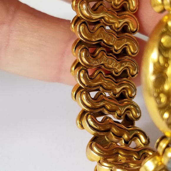 Relisted - antique locket expansion bracelet gold tone - Picture 14 of 15